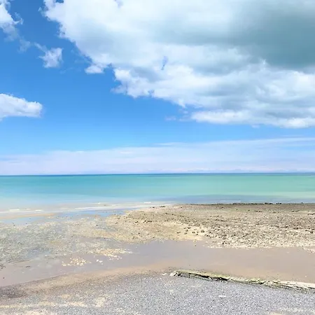 Avec Vue Directe Sur La Mer De شقة